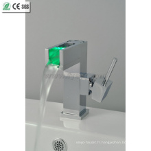 Robinet de mélangeur de cuvette en laiton à 3 couleurs LED (QH015F)